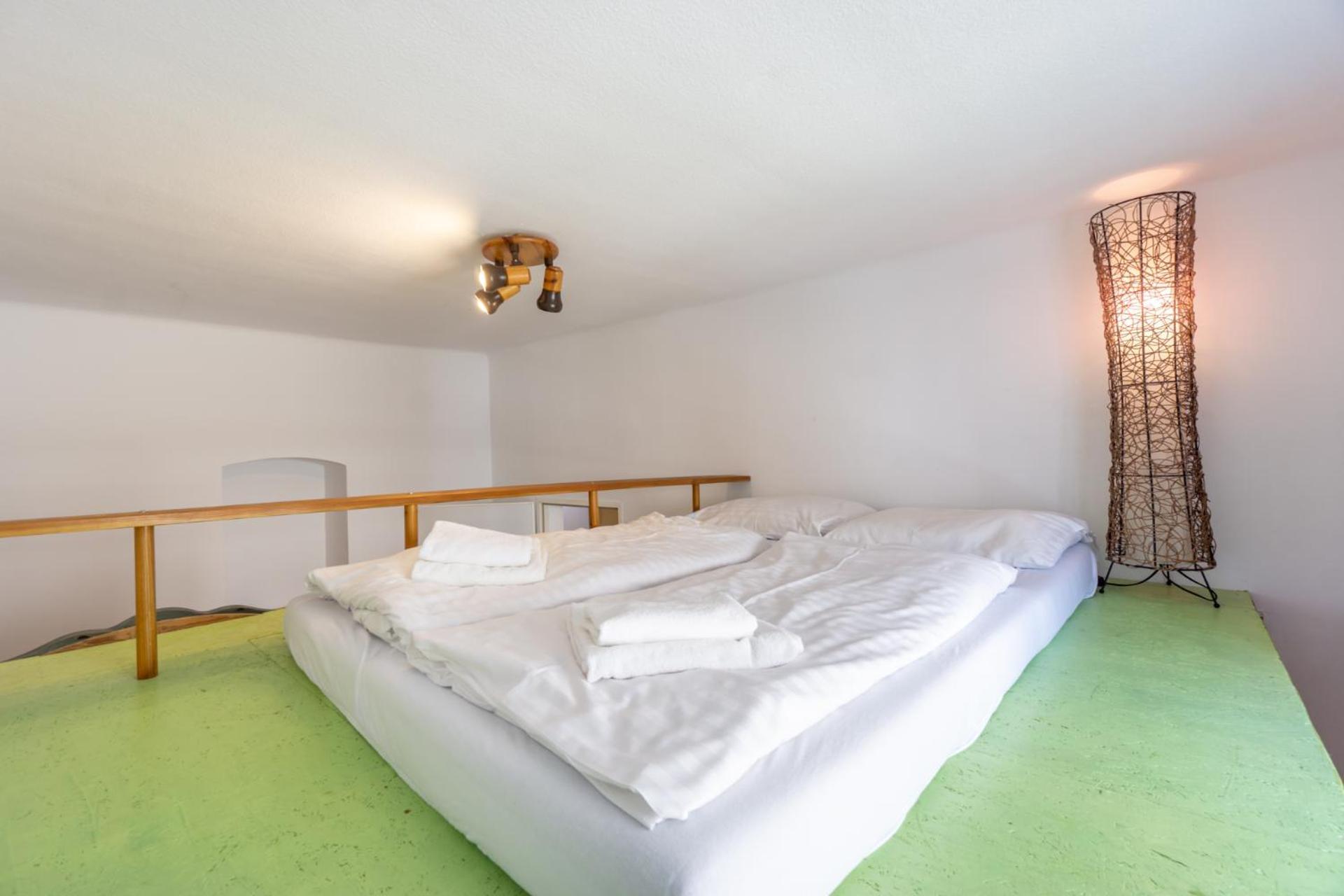Apartment 5 Stops Away From City-Centre Wina Bagian luar foto