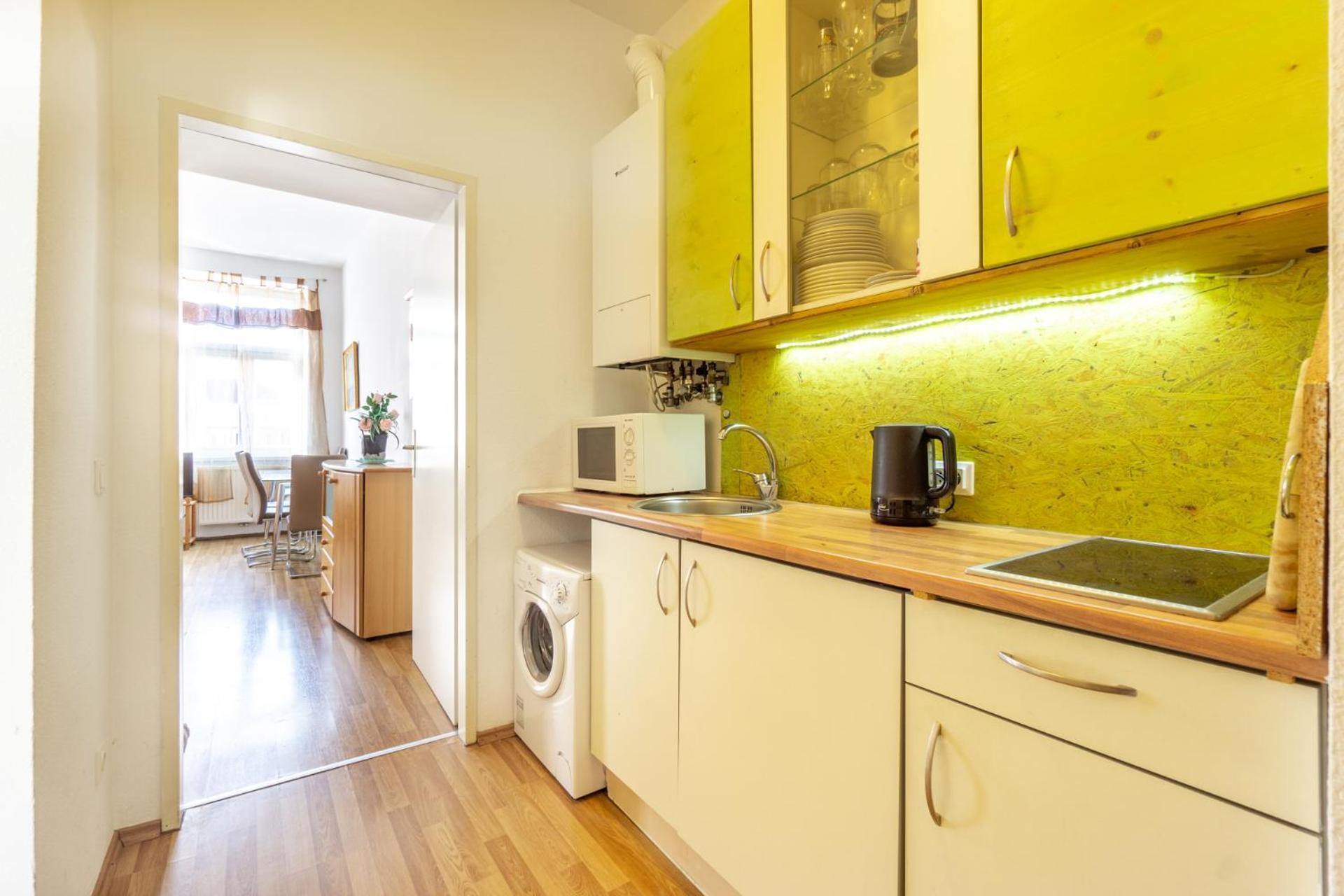 Apartment 5 Stops Away From City-Centre Wina Bagian luar foto