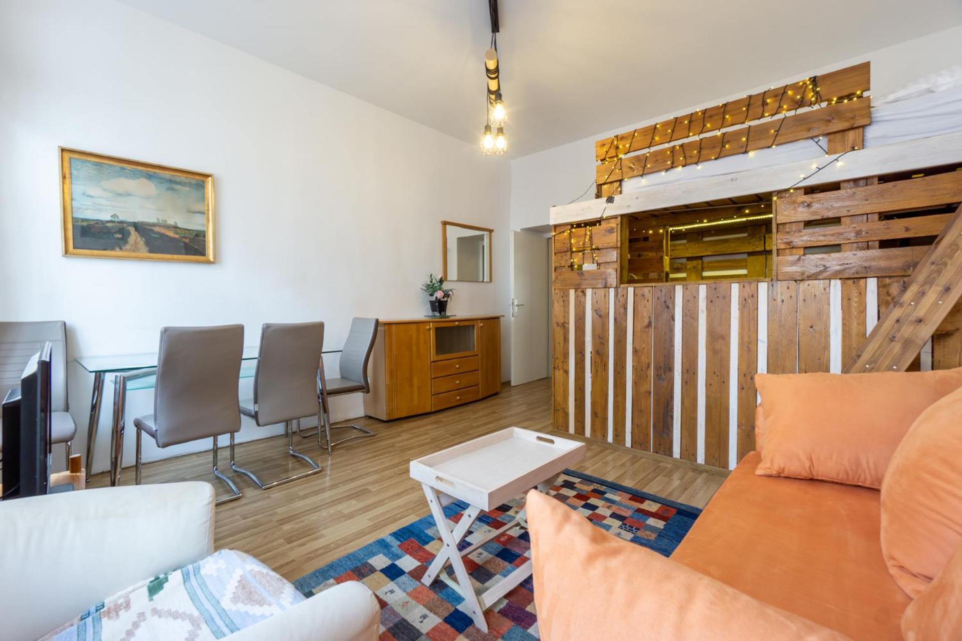 Apartment 5 Stops Away From City-Centre Wina Bagian luar foto